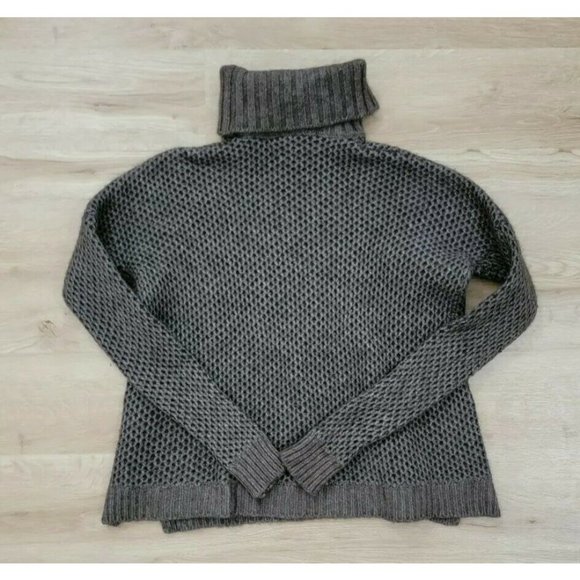 Vince. Womens Sweater Size Medium Wool Turtleneck Gray - Picture 2 of 4